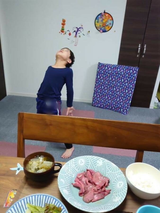  山田花子、夕食時に次男が叫んでいた理由「凄いオーバーリアクションで喜んでる」  1枚目