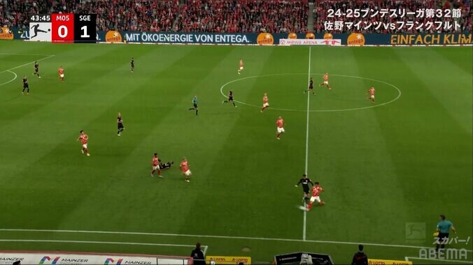 「加速力えぐい」佐野海舟、“爆速タックル→起点パス”が脚光！「無理が効くんだよな」「回収から繋ぎ」攻守一体インターセプトの瞬間 2枚目