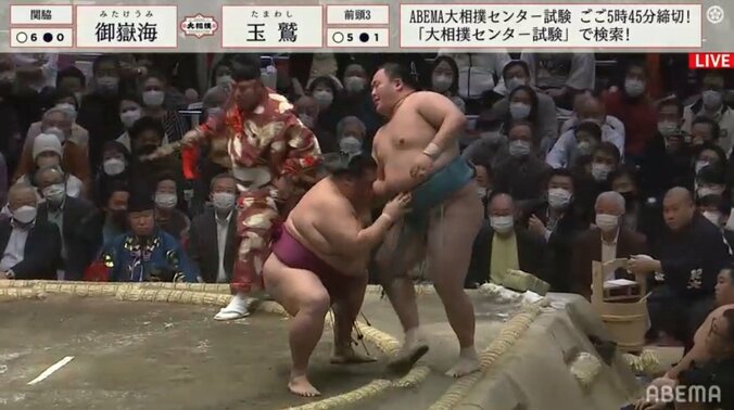 御嶽海が無傷の7連勝、照ノ富士・阿炎が星の差一つで追う格好に 4敗目を喫した大関・正代に元若乃花「心配 あまりにもあっけなかった」 1枚目