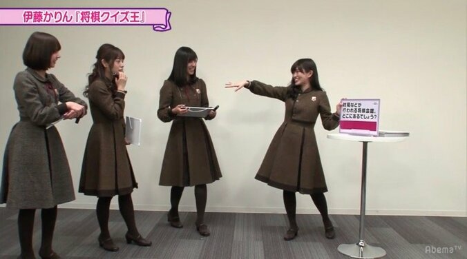 松村沙友理が伊藤理々杏に濃厚キス、齋藤飛鳥「チューってああいう音がするものなの？」 2枚目