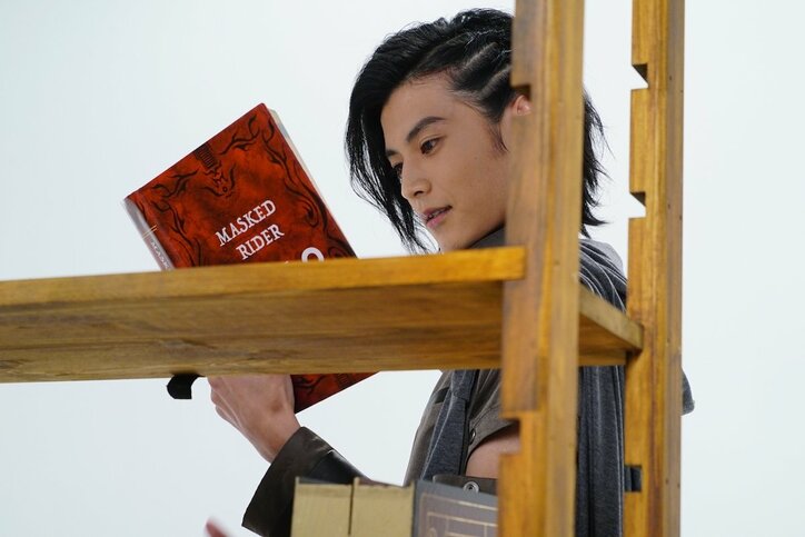 3人目のライダーはウォズだった!俳優初挑戦・渡邊圭祐「台本で知りました」/「仮面ライダージオウ」インタビュー