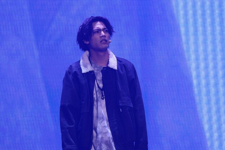 「僕にとっては青春そのもの」中本悠太(YUTA)がサプライズ登場!川村壱馬・吉野北人・三山凌輝(RYOKI)と笑顔&涙目で『Wings』熱唱【『HiGH&LOW THE WORST X』PREMIUM LIVE SHOWレポート】