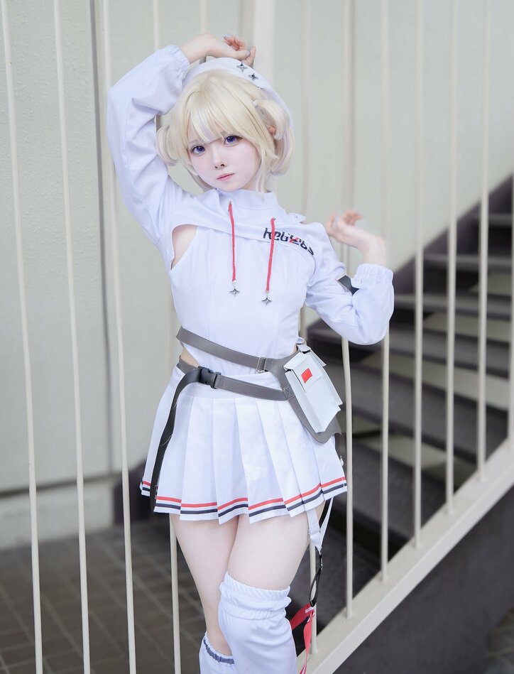 [Photos/Images] The Subtle Art of "Cute but Not Too Sexy" Posing in Hajime Todoroki Cosplay 4th