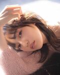 「その眼差し素敵」「可愛すぎる」川口春奈、大人な雰囲気漂う艶めかしいショットに称賛の声