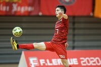 GKの脇をアウトのループで抜いて…若きアタッカーに「凄すぎる」称賛の嵐 【ABEMA TIMES】