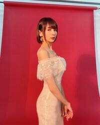 「女神だ」「これぞ役満ボディ」岡田紗佳の妖艶なドレス姿に感嘆の声