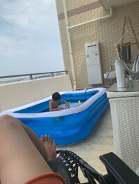 宮崎謙介『新しいプール』