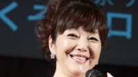 岩崎宏美(66) ひな人形が飾られた広々自宅で“家族”がくつろぐ様子を公開「大事になされてるのが伝わってきます」