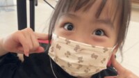 りおなちゃん(7)「補聴器したいかも」耳鼻科での様子を公開