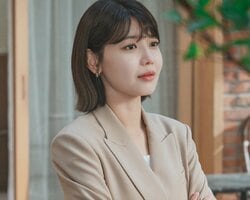 「かわいー！」「2人ともスタイルすごい」少女時代の人気メンバー、長身イケメン俳優との仲睦まじいショットに反響