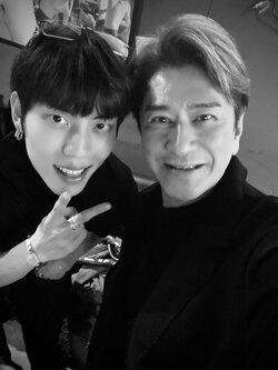 川崎麻世、“超明るい韓流スター”との2ショット披露「とにかくテンション高くて」