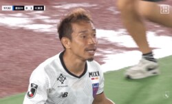 GKミスを帳消し！ 38歳長友佑都、“爆速カバーリング”が脚光「年齢関係ねえよって教えてくれる」「若者が走るのをやめている横で…」森保一監督に猛アピール