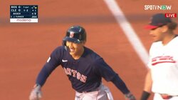 ヒットを打ちまくる「マサ・ヨシダ」に相手選手も興味津々？塁上で話しかけられ吉田正尚ニコニコ「なんか話しとる」「楽しそうやな」