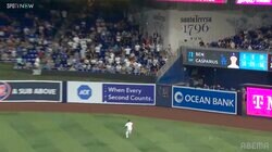 大谷翔平、MLB最速弾を外野手が「見失った」 途中で方向転換→“あっという間に”スタンドイン「着弾地点が全然違う」驚きの声続出