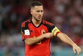 「私は代表のキャリアに終止符を打つ」ベルギーの“10番” エデン・アザールが代表引退を表明。チームはGS敗退【W杯】