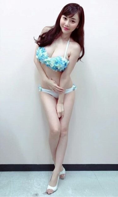 杉原杏璃、あじさいビキニのセクシーショットに称賛の声 | エンタメ