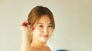 プロダーツプレイヤー・熊谷麻音の“家でまったり”グラビア ヤンマガWeb