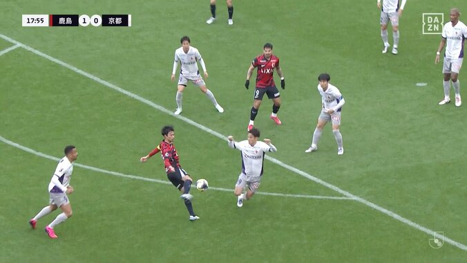 【映像】柴崎岳、胸トラップからの天才的ボールタッチ