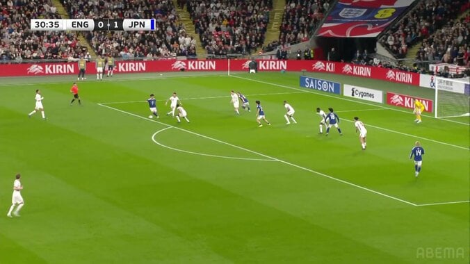 「神ゲー級」三笘薫、圧巻“止められない”ドリブルでイングランド代表の守備破壊「キレがえぐいんよな」 4枚目