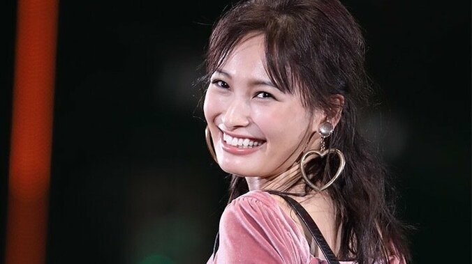 大政絢、20cmの大胆ヘアカットを報告「美女すぎる」「女神」と反響 1枚目