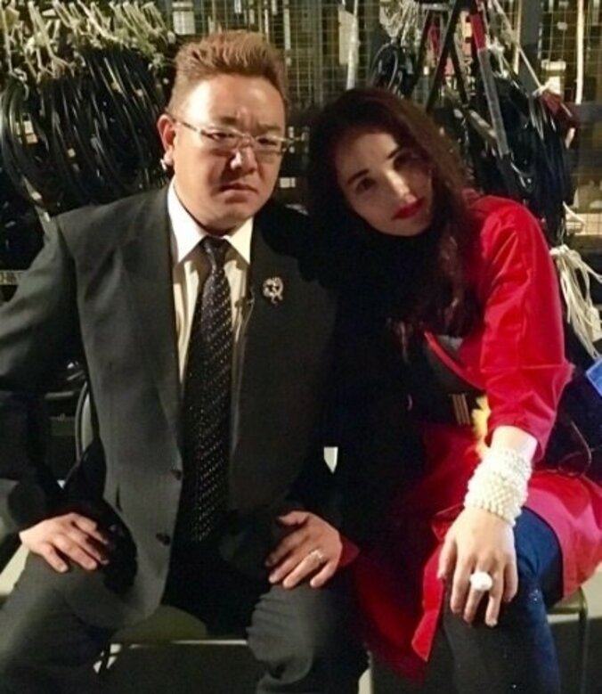 バブルネタでブレイク！いま注目のお笑い芸人・平野ノラ 6枚目