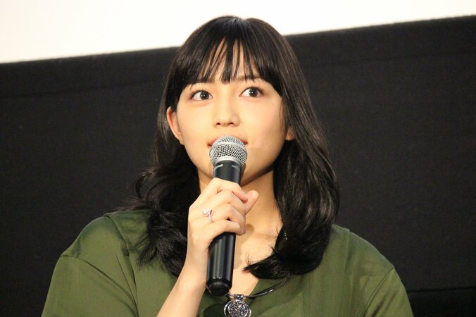 川口春奈、山﨑賢人を大絶賛 「居心地がよくて沈黙すら怖くない」 2枚目