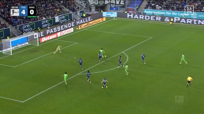 日本代表FW、守備の死角をつく“ニンジャムーブ”からワンタッチゴラッソ「忍者の動き出しや」「ナイスゴール」背後に抜け出す動きで今季3点目 5枚目