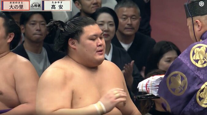 高安を撃破した大の里。懸賞がすごい