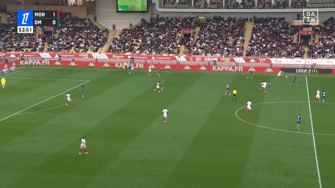 「ノールックだったんじゃない？」南野拓実、圧巻のジャンピングフリック炸裂！「いい動き」ワンタッチで攻撃の流れを加速させた瞬間 2枚目