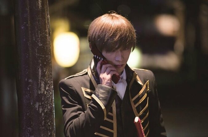 実写映画『銀魂』ビジュアルブックが7月14日に発売　小栗旬はじめ豪華キャストのオフショット満載 3枚目