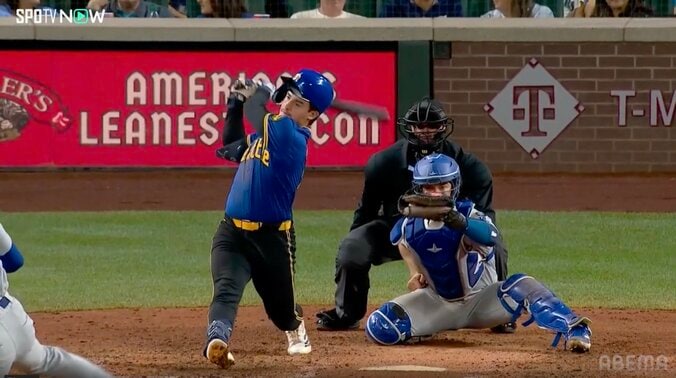 ド軍“最強リリーバー”佐々木朗希の「160キロ」で打者のヘルメット浮く 158キロをファウル→直後の衝撃球に称賛続々「クローザーで使おう」 2枚目