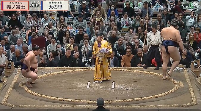 山口いづみさんの右側に着弾