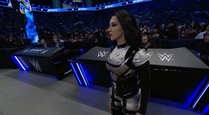 ステファニー・ヴァッケルが介入