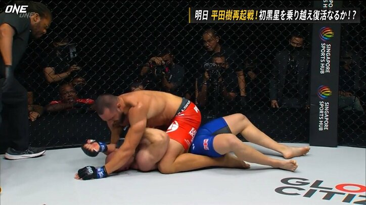 止めるのが遅い名物レフェリーに賛否「止めろ！」「やっぱり遅い」「このレフェリーだから面白くなった」の声