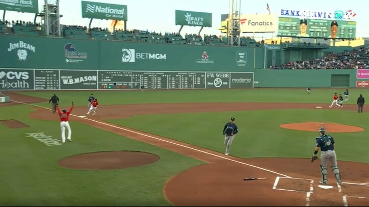 石橋貴明の親友ターナーがコーチの制止を振り切る激走「コーチャーむしw」「ガチで走らんと危うかったな」