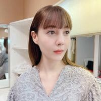 トリンドル玲奈の“真顔ショット”に絶賛の声「その美しさで支えられています」