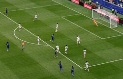 「止めようがない」エンバペ、恐怖の“爆速120km弾丸シュート”→相手GKの手を弾き飛ばす瞬間「全ての力が乗っていた」