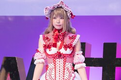 人気コスプレイヤー・えなこ、プロゲーマー・けんきとの交際を報告