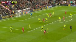 「やばくないかこれ」遠藤航の“クロスボール”がSNSで大盛り上がり！スタジアムが沸いた“1点モノ”のピンポイントクロスに「遠藤良すぎるよ最高だよ」