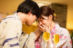 イケメン年下男子「今日すごくかわいい…」ほろ酔いの美人女優の顔をグッと引き寄せ、“でこピタ”！『私の年下王子さま』第8話