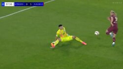 「意味わからん」怪物ハーランド“41試合42ゴール”CLで大爆発！「驚異的や」超人的加速＆緩急で相手を抜き去り余裕の右足シュートを決めた瞬間