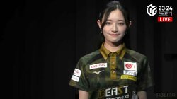 元アイドル、現役モデルからの豪快な赤黒ボンバーヘッド！個性派揃いの試合は入場シーンから見どころ満載「かわいい」「すんげぇ髪型」／麻雀・Mリーグ