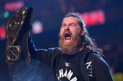 プロレスファンだった少年が、WWE王者になって25年ぶりのホーム凱旋 プロレスの醍醐味は「人生模様」だ【塩野潤二アナ連載＃7】