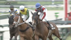 7歳牝馬が3年7カ月ぶりV→落馬事故から復帰後初勝利のジョッキーがみせた“一瞬の行動”にファンほっこり「ナデナデしてもらって可愛い」