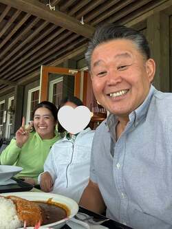 花田虎上、長女と女子プロゴルファー・稲見萌寧選手と過ごした“特別な日”を明かす 「今日は最高の一日となりましたね」「笑顔のパパさんも嬉しそう」など反響