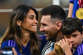 「美しい家族」メッシファミリーのクリスマスショットにファン祝福！「本物のサンタクロースだ」