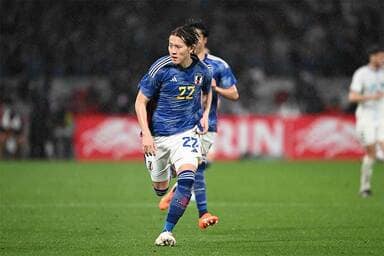 瀬古歩夢、相手転倒のスライディング判定に日本代表OBが見解　「横から行ってボールに当たっていなければ…」