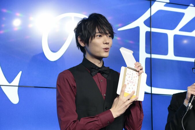 古川雄輝、北海道の海でチェーンに縛られ脱出マジック「解けないと大変なことになってしまう」 5枚目