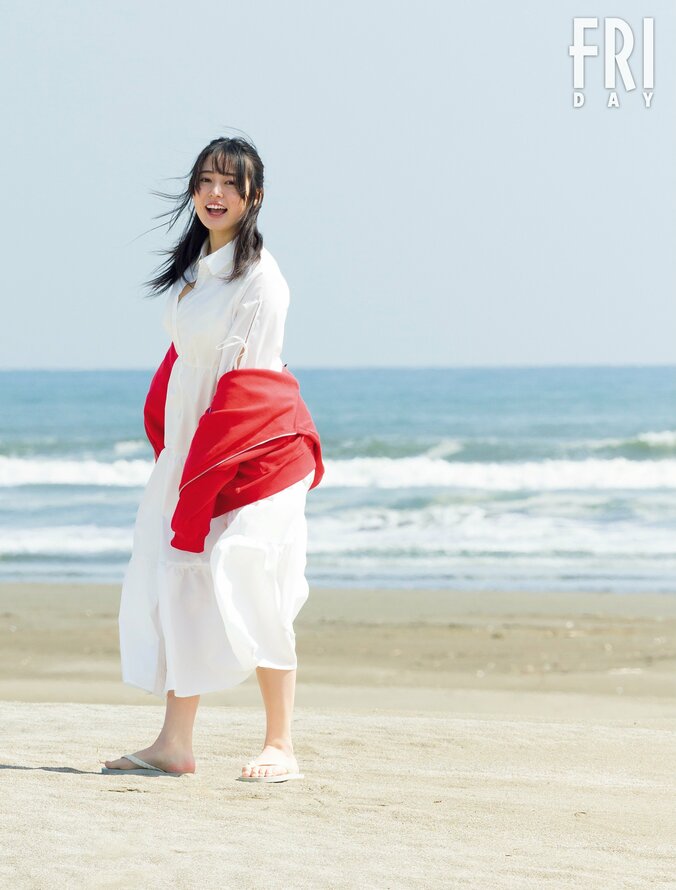 【写真・画像】“最強の18歳”白濱美兎、至宝の柔ボディを披露 『FRIDAY』初表紙＆巻頭　1枚目