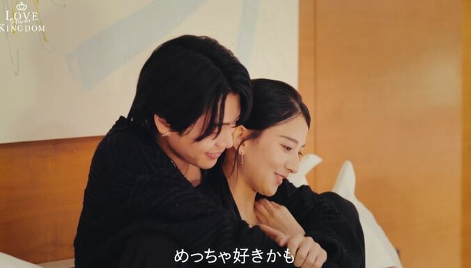 【写真・画像】異次元スタイルのモテNo.1美女、ランジェリー風の部屋着で悩殺！イケメン俳優がメロメロに「これ我慢できる？」　2枚目